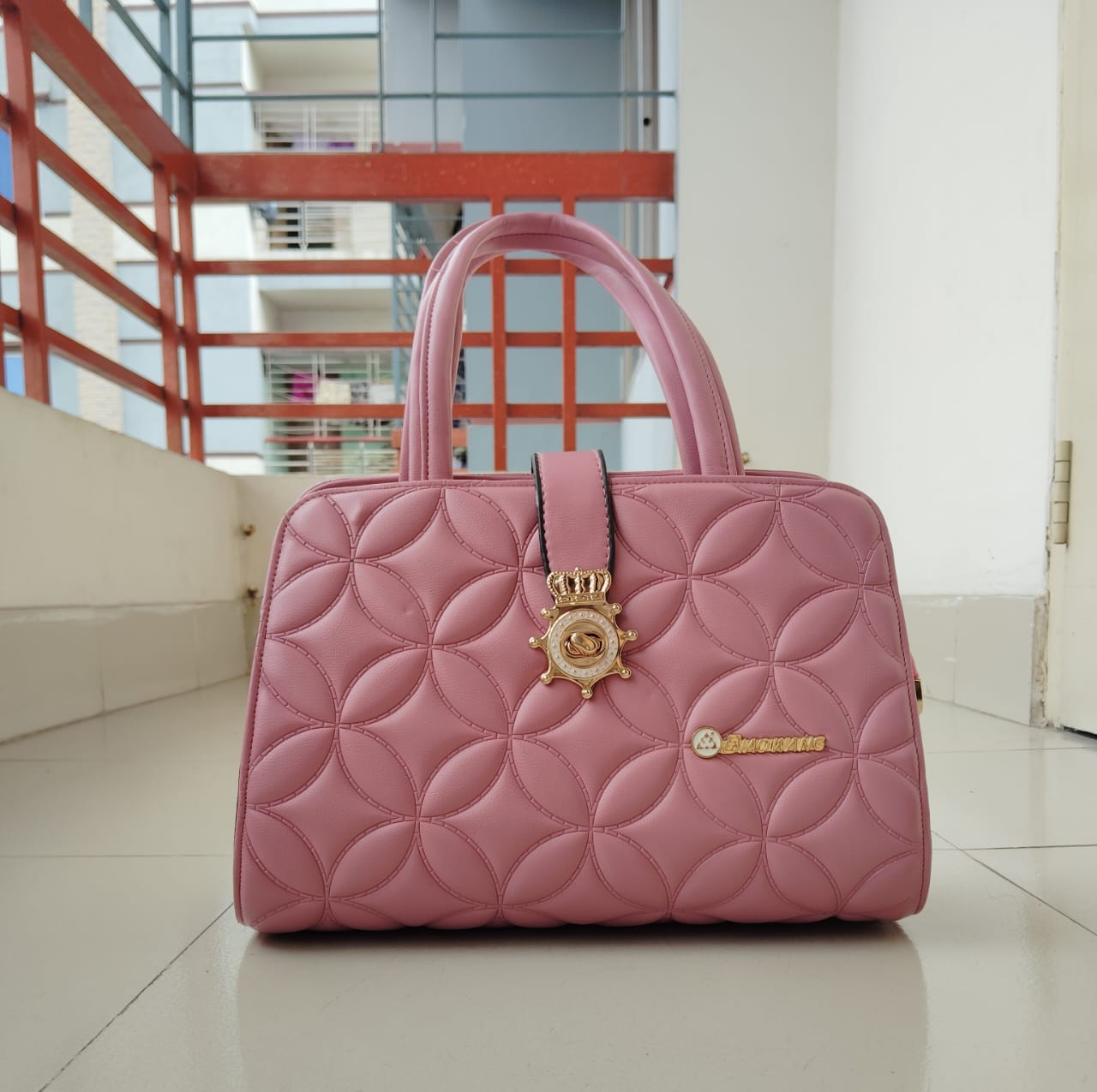 WhatsApp Image 2025-09-26 at 11.31.56 PM (1) Premium Womens Venity Bag (Code: HN03) - Image 1