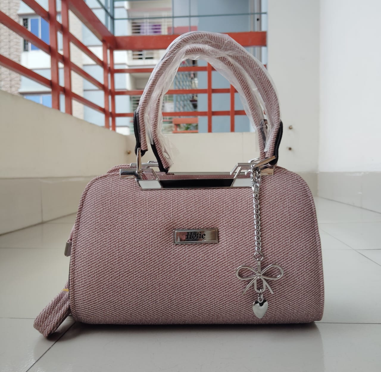 WhatsApp Image 2025-09-26 at 11.39.26 PM (1) Premium Womens Venity Bag (Code: HN04) - Image 1